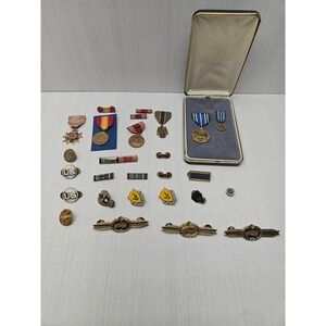 Vintage US‎ Military Medals Pins Ribbons Army Navy Air Force 28pc Lot